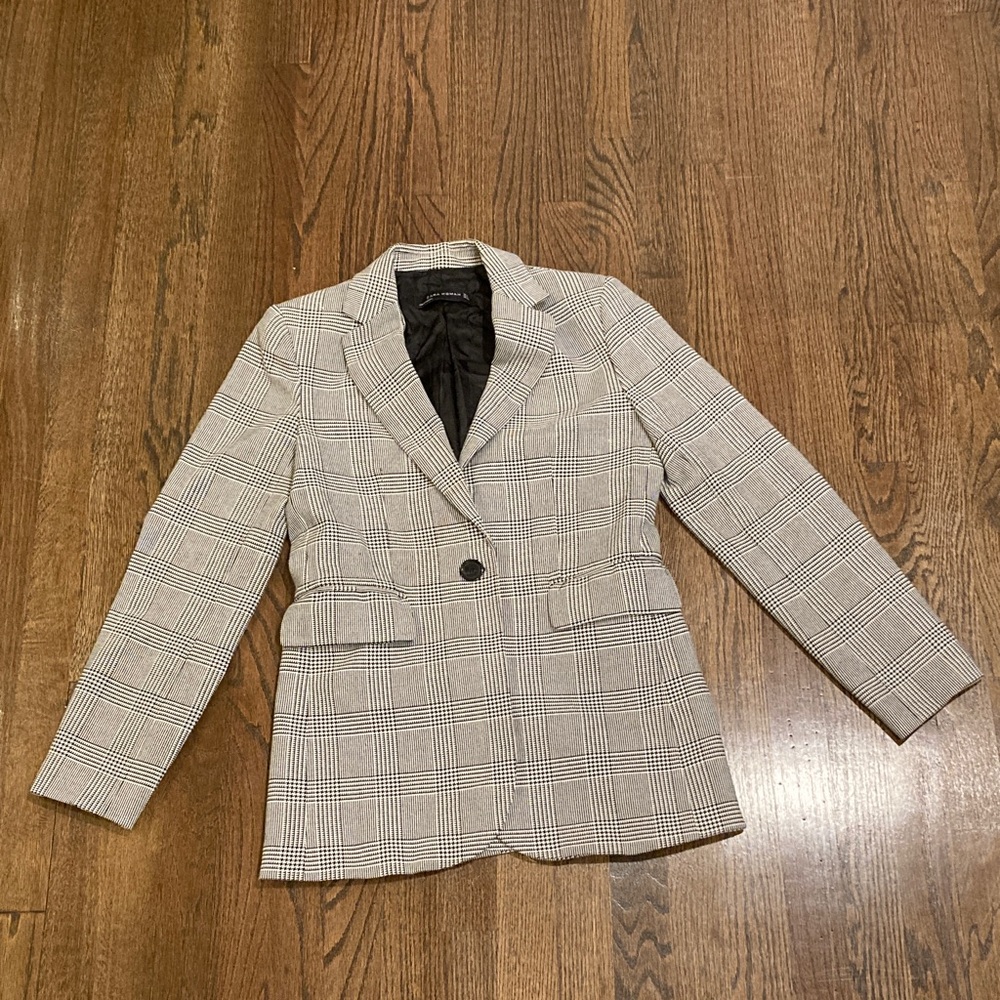Zara Black and White Houndstooth Blazer with padded shoulders